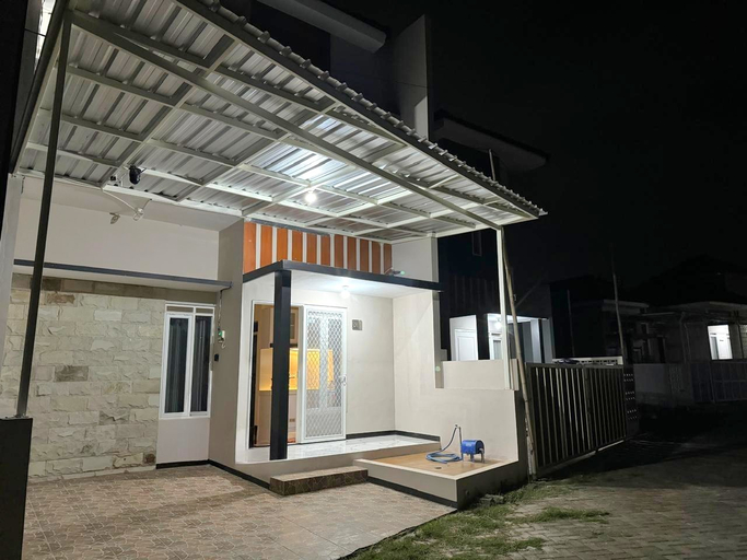 Villa 2BR Mountain View with Private Pool Near Jatim Park 3, Tulungagung