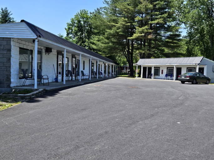 Exterior & Views 4, North Toga Motel, Saratoga