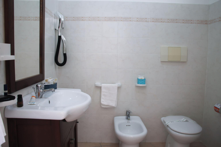 Bathroom 5, HOTEL L’ANCORA***, Vibo Valentia