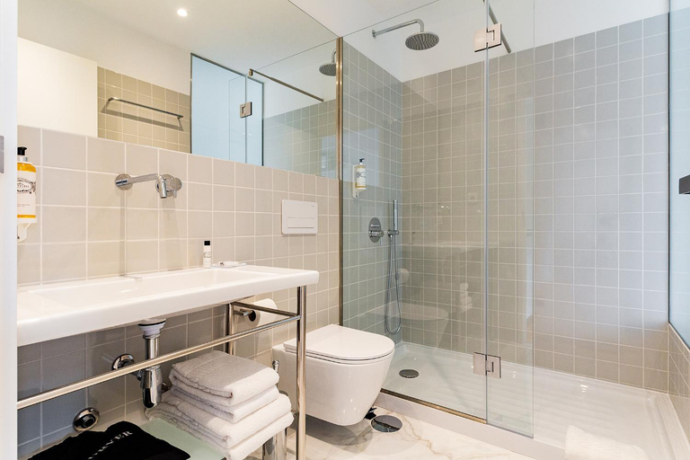 Bathroom 2, Casa de Arouca Porto Apartments, Porto