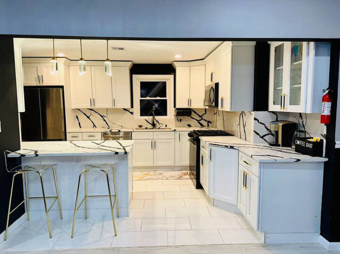 Others 5, DT Newark Stay near Prudential Center, Newark