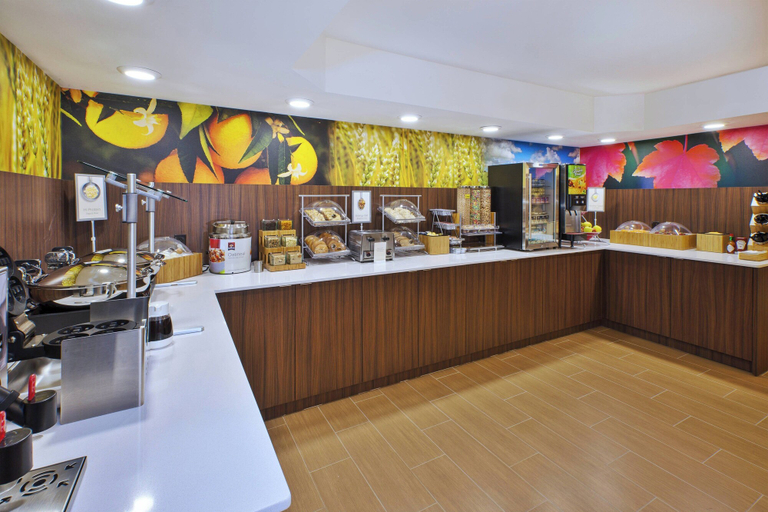 Food & Drinks 3, Fairfield by Marriott Inn & Suites Herndon Reston, Fairfax