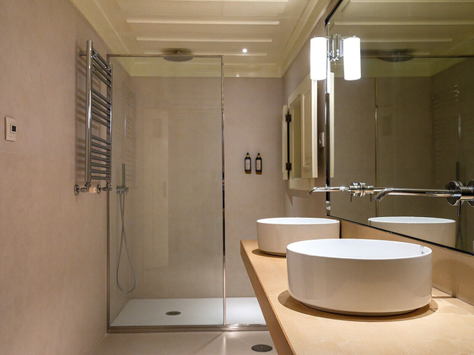 Bathroom 7