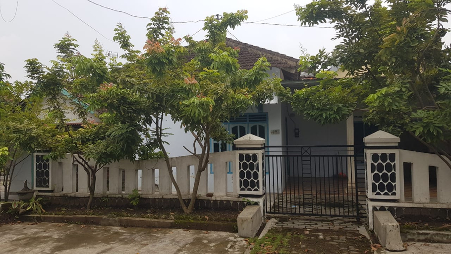Exterior & Views 2, ALFIRA Homestay Syariah, Nganjuk