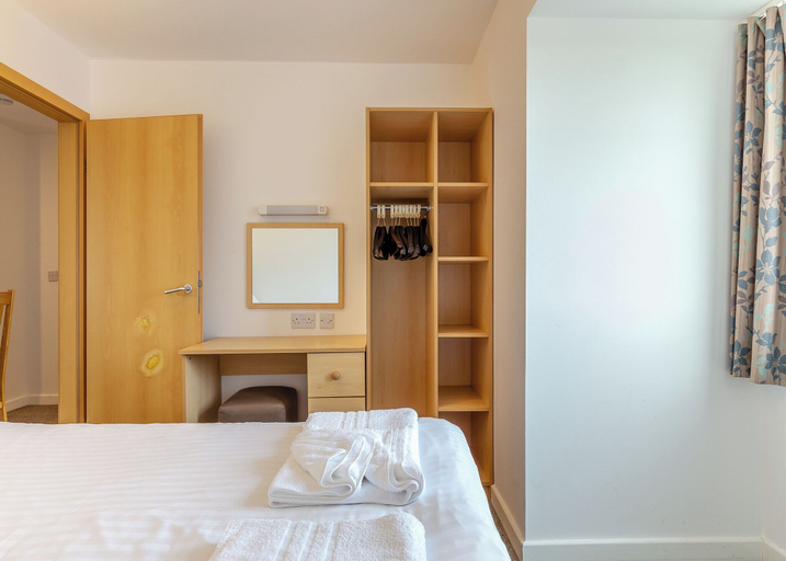 Bedroom 3, Hot Tub Haven with Dreamy Sea Vista!, Devon