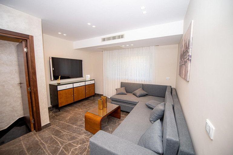 Others 4, Elegance Tower, Ad-Duqi