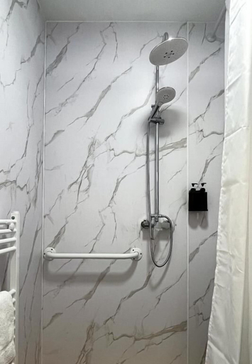 Bathroom 3, Park Inn Palace, Kent