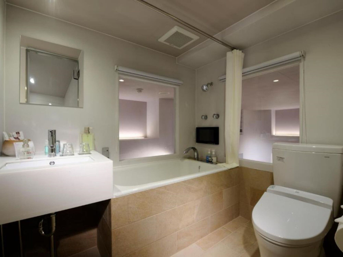Bathroom 15