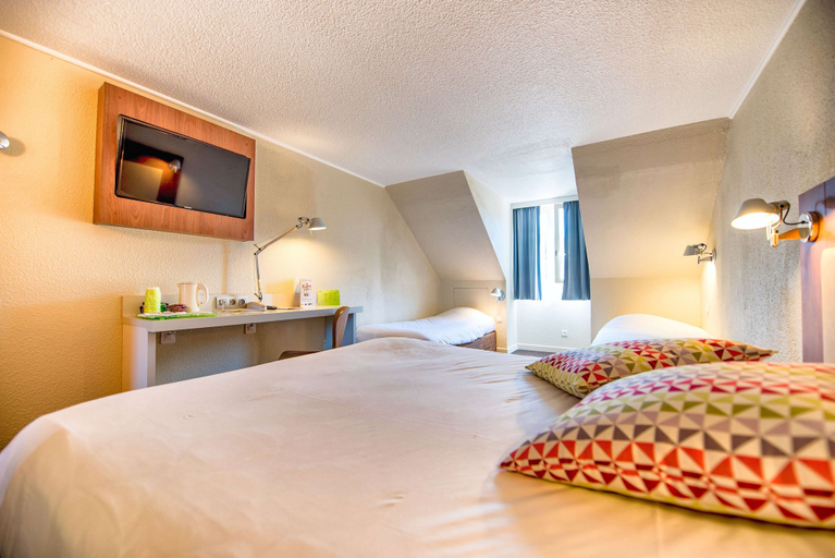 Bedroom 4, Campanile Deauville St Arnoult, Calvados