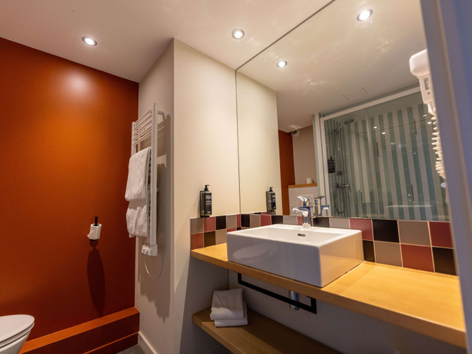 Bathroom 3