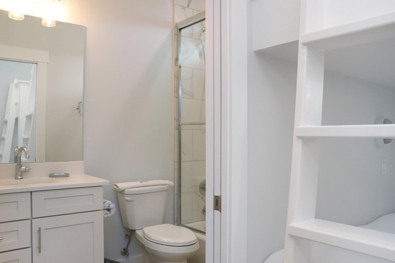 Bathroom 3, Desoto 2, Gulf