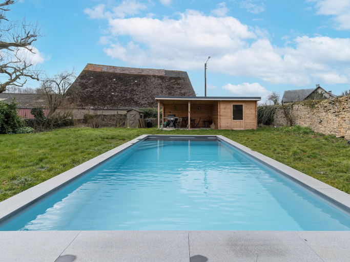 Pool 3, Spacious Holiday Home in Doische With Private Pool, Namur
