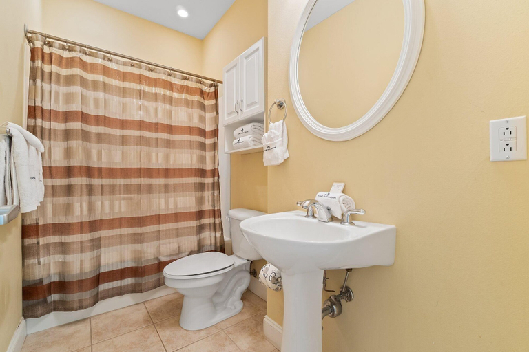 Bathroom 4, La Playa 901, Escambia