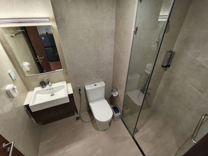 Bathroom 4, Masteri Waterfront by Emily in Town, Gia Lâm
