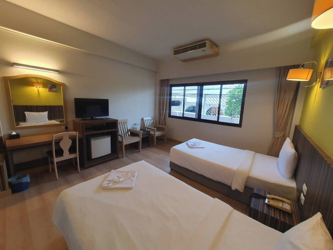 Bedroom 4, Bunjongburi Hotel, Muang Surat Thani