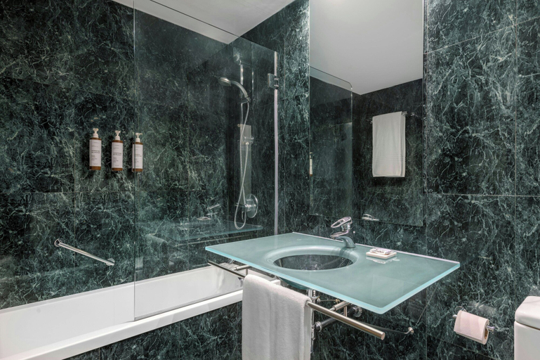Bathroom 4, AC Hotel Los Vascos by Marriott, Madrid