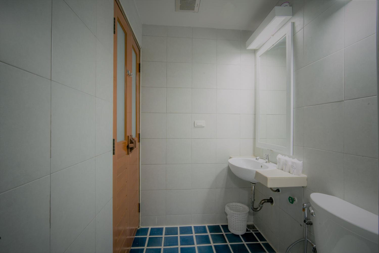 Bathroom 3, Villa Cha Cha Khaosan Rambuttri (ex. Villa Cha Cha 2 Rambuttri), Phra Nakhon