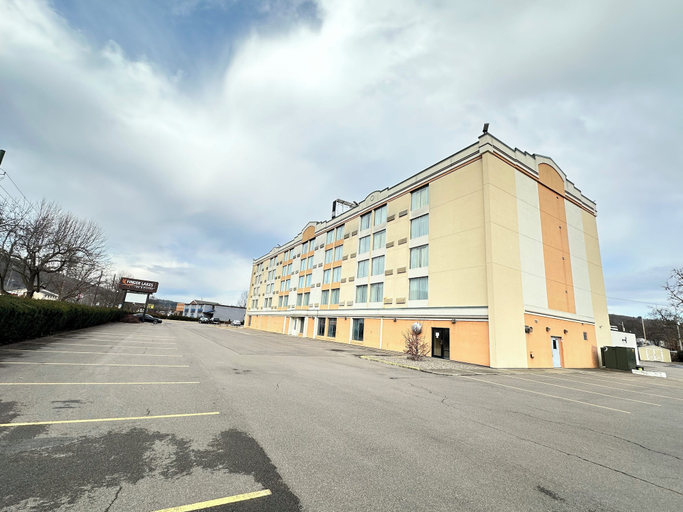 Exterior & Views 2, Finger Lakes Inn & Suites, Steuben