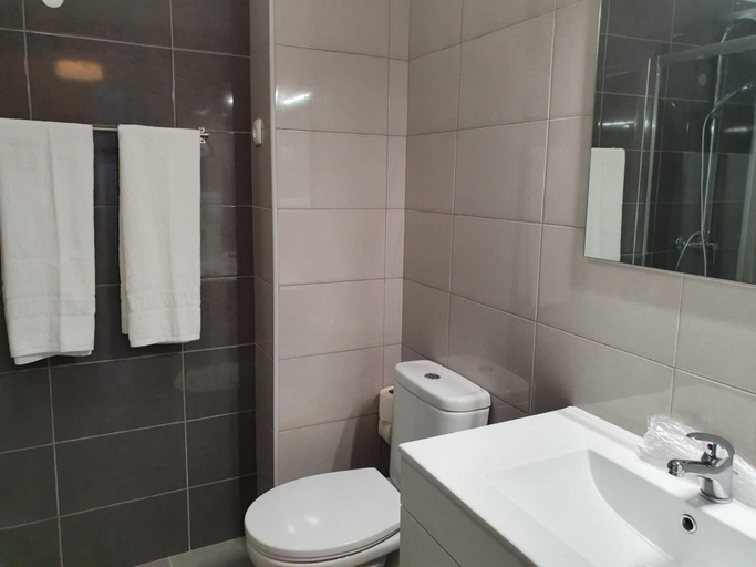Bathroom, T0 A C Varandas Mar 3 B Perto Praia Wi-fi, Loulé
