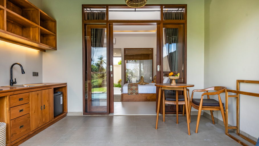 Dining Room 25