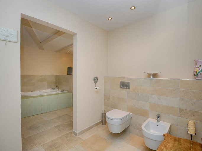 Bathroom 3, Spacious Villa in Kringa Croatia With Private Pool, Tinjan