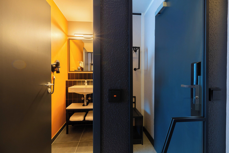 Bedroom 2, Holiday Inn - the niu, BLADE SOLINGEN by IHG, Solingen
