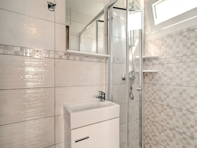 Bathroom 3, Mobile Home in Banjole Near Beach, Medulin