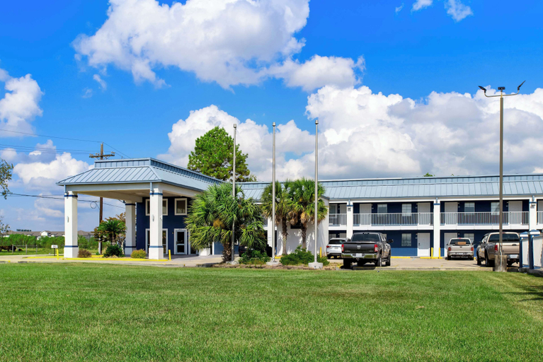 Exterior & Views 2, Americas Best Value Inn Gonzales, Ascension
