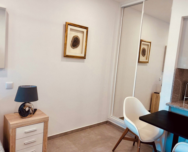 Interior 5, Lagos Marina View apt on Main Avenue Near Beaches, Lagos