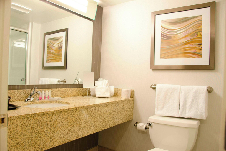 Bathroom 10