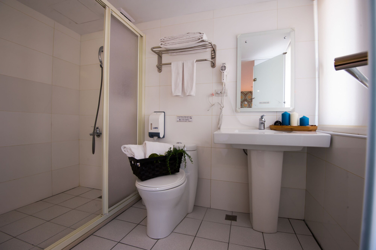 Bathroom 4, Hotel 6 - Wannien, Taipei City