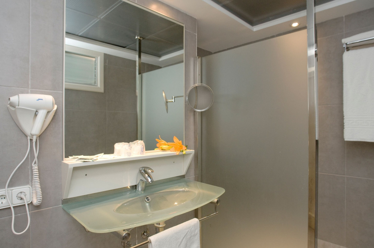 Bathroom 5, Aparthotel HSM Lago Park, Baleares