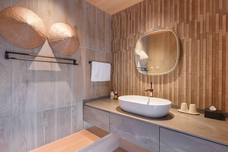 Bathroom 13