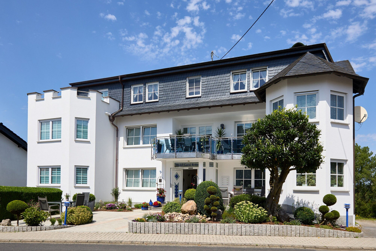 Exterior & Views 2, Hotel Retterath am Nürburgring, Ahrweiler
