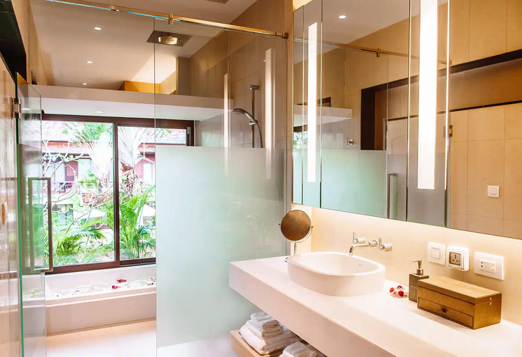 Bathroom 23