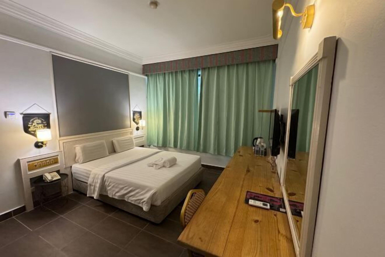 Bedroom 28