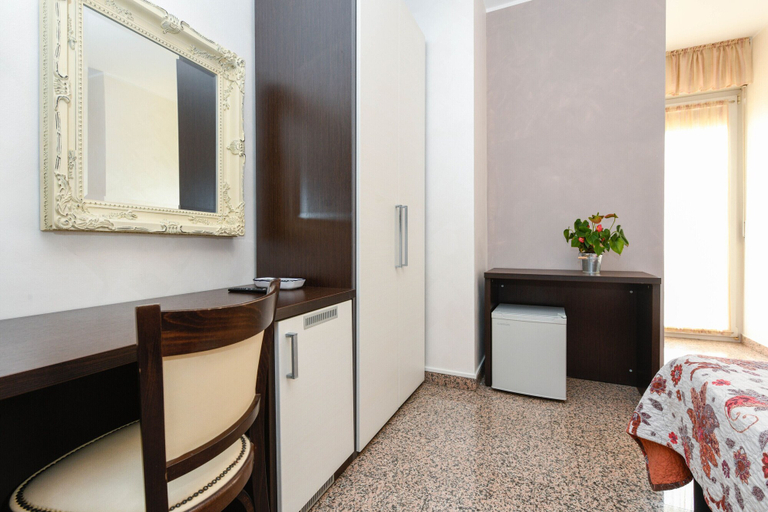 Bedroom 4, Camere America B&B, Brescia