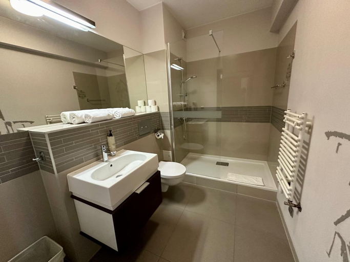 Bathroom 5, Golden Tulip Gdańsk Residence, Gdańsk City