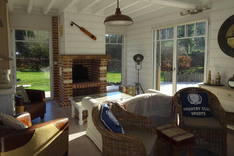 Living room, House in Normandy With Sauna & Coastal Charm, Seine-Maritime