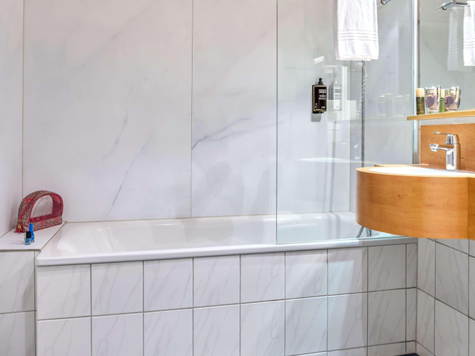 Bathroom 12