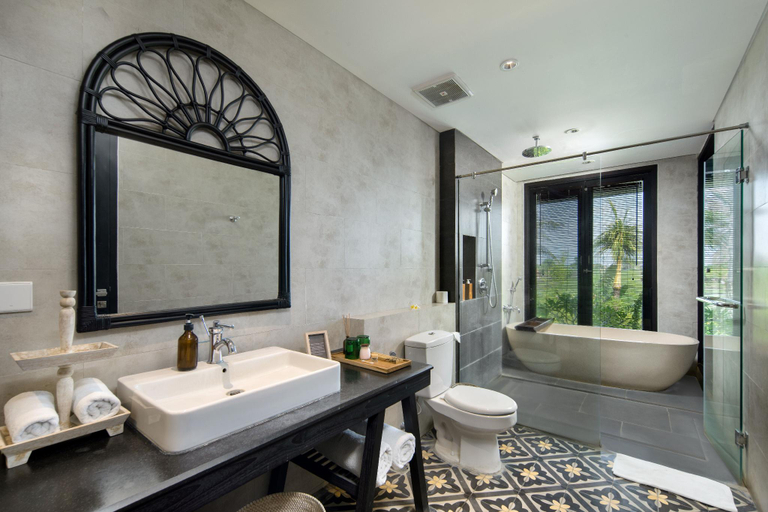 Bathroom 9