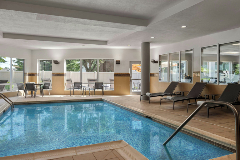Sport & Beauty 5, Courtyard by Marriott Evansville East, Vanderburgh