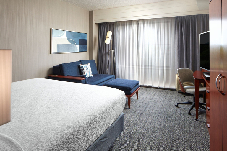 Bedroom 4, Courtyard by Marriott Winchester, Frederick