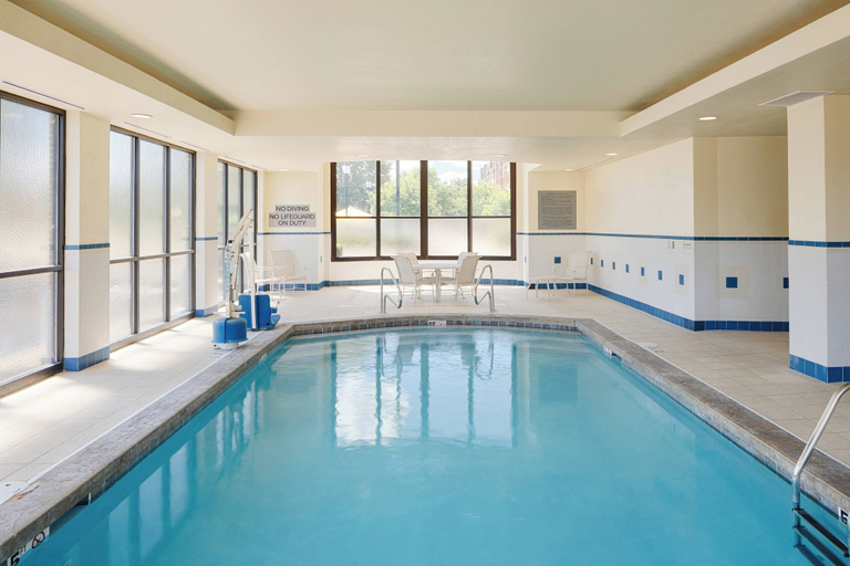 Sport & Beauty, Courtyard by Marriott Springfield Downtown, Clark