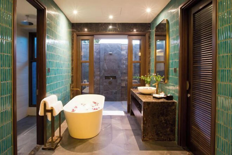 Bathroom 18