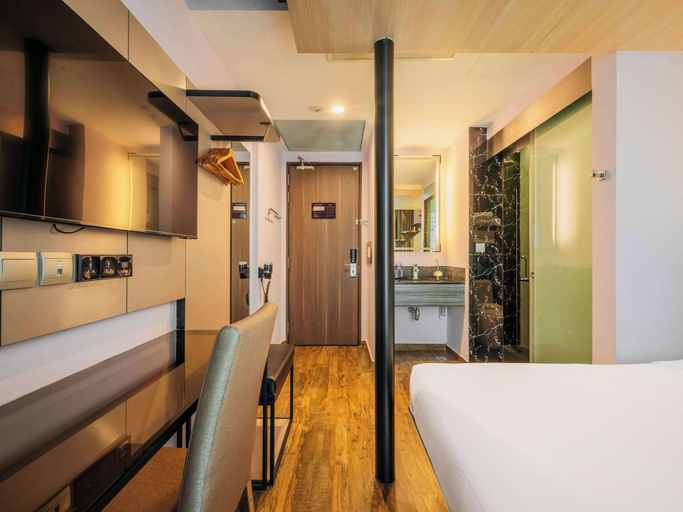 Dining Room 10