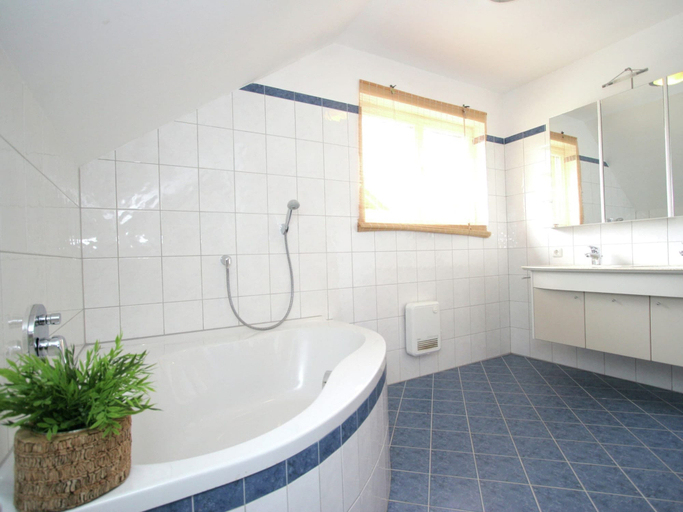 Bathroom 3, Chalet in Lungau With Sauna and hot tub, Tamsweg