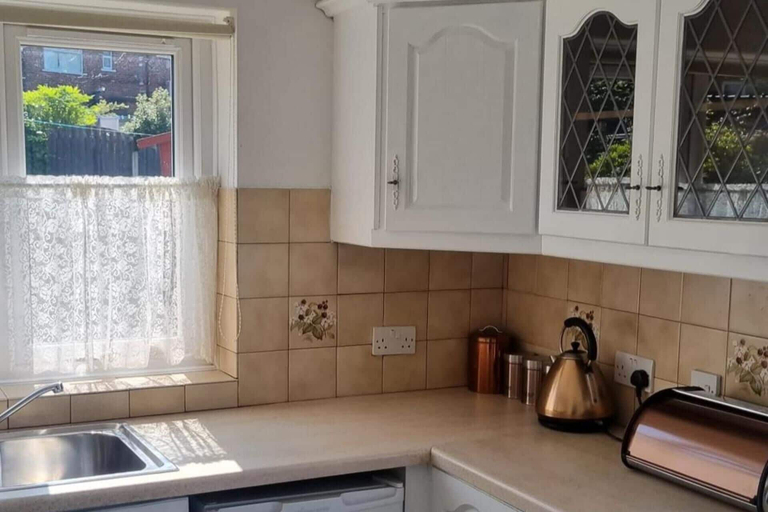 Others 5, Doncaster-house-sleeps6-parking-garden, Doncaster