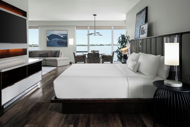 Bedroom 3, The Current Hotel, Autograph Collection, Hillsborough