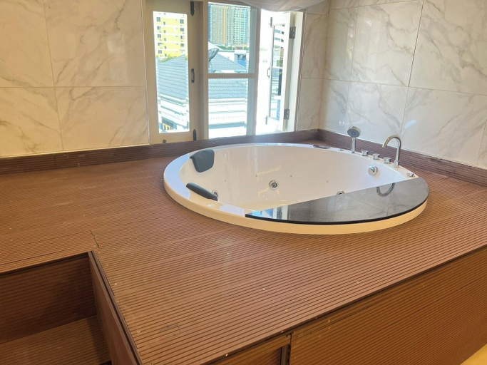 Bathroom 6